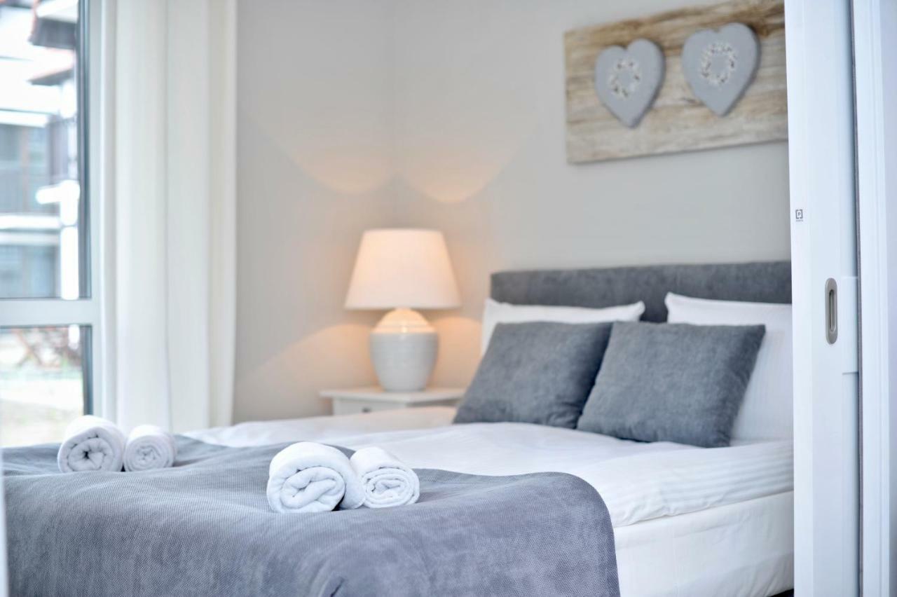 Apartamenty Porto Eli Рови Екстериор снимка